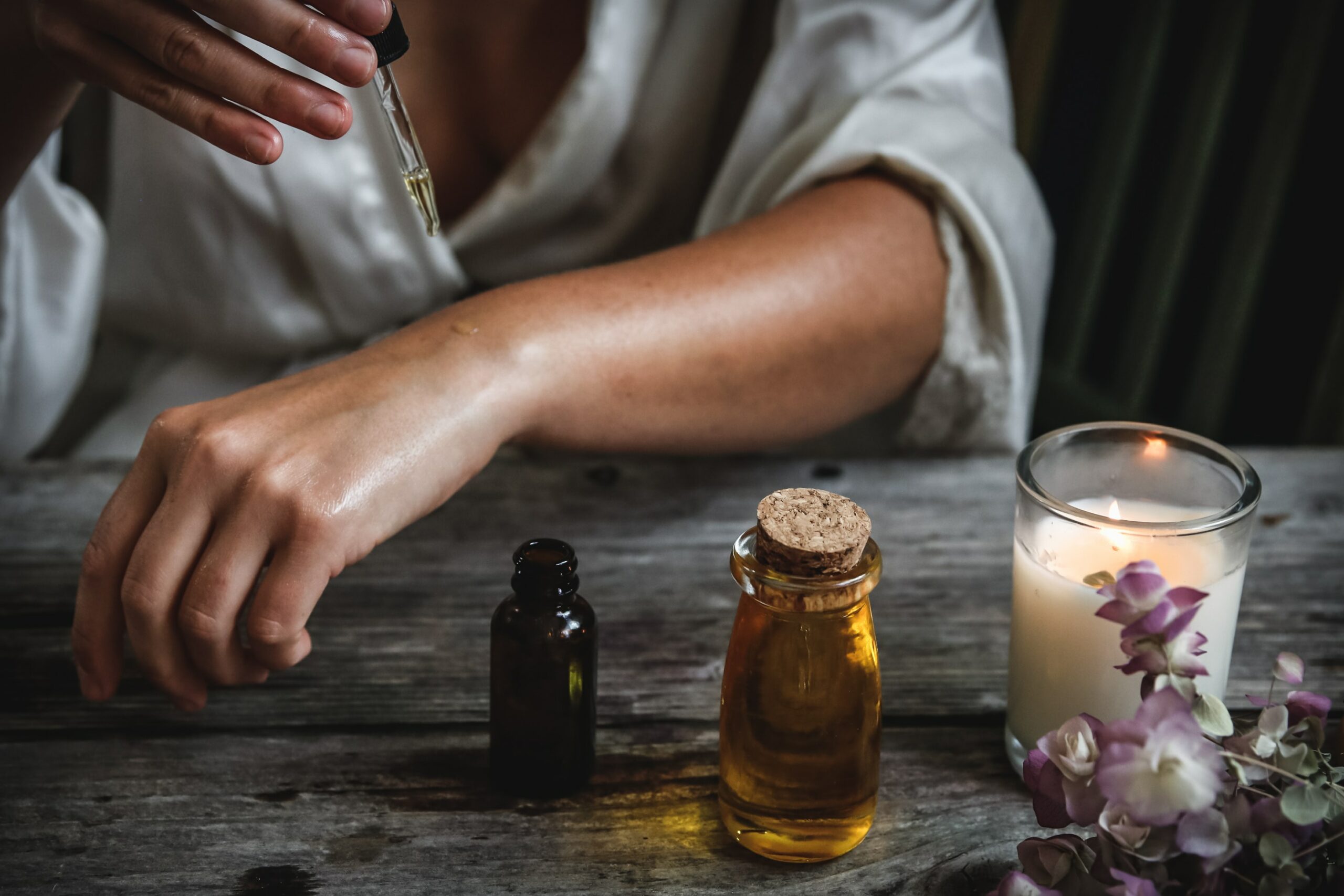 voie cutanée huiles essentielles, aromathérapie, massages